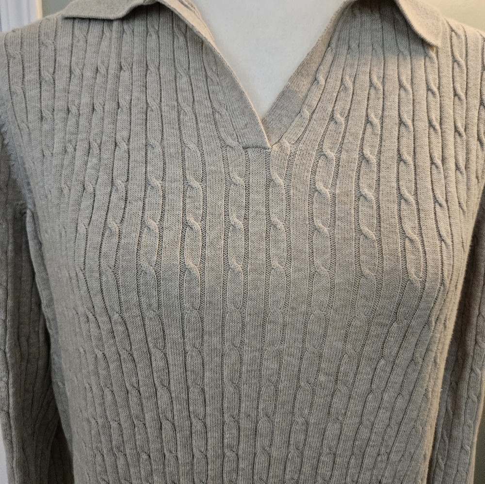 Kim Rogers Women's Size Medium Classic Cable Knit Sweater in Beige Collar V-Neck - Picture 5 of 15